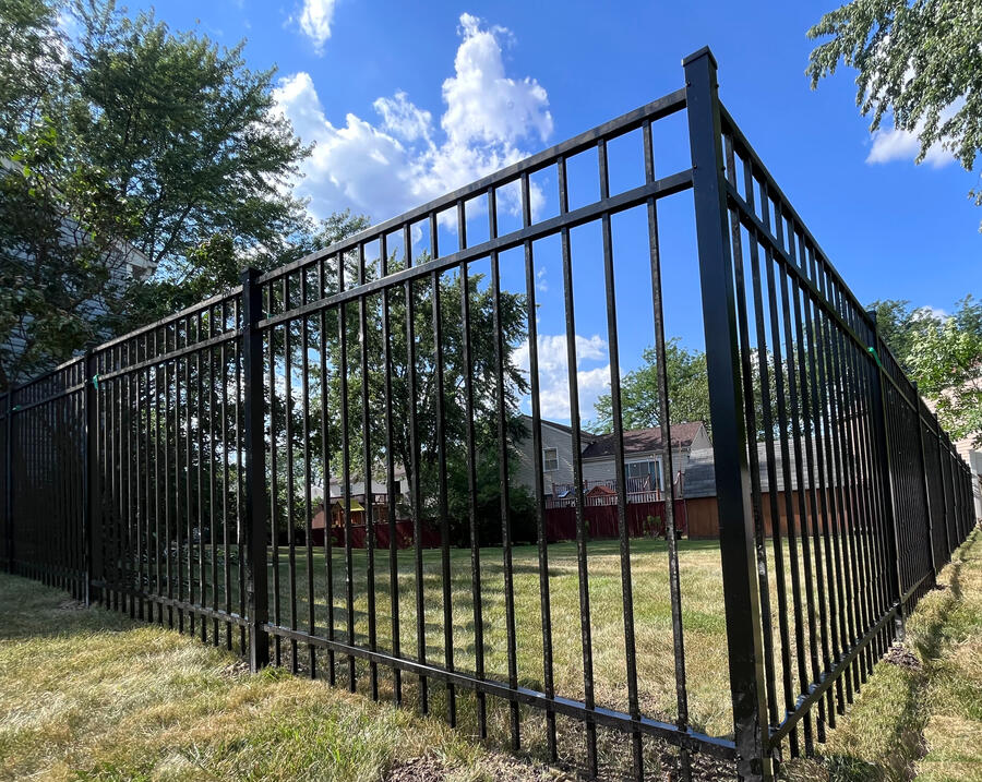 Aluminum Fence Company Illinois